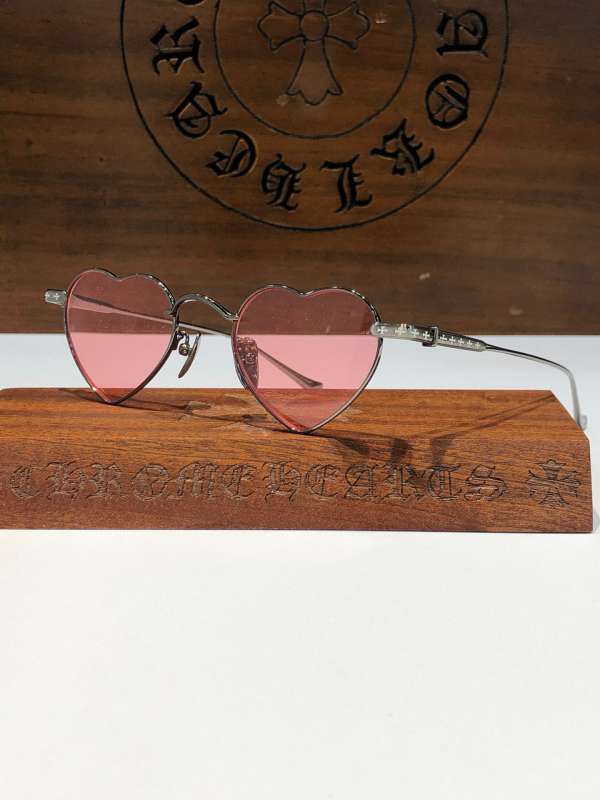 Picture of Chrome Hearts Sunglasses _SKUfw52079929fw
